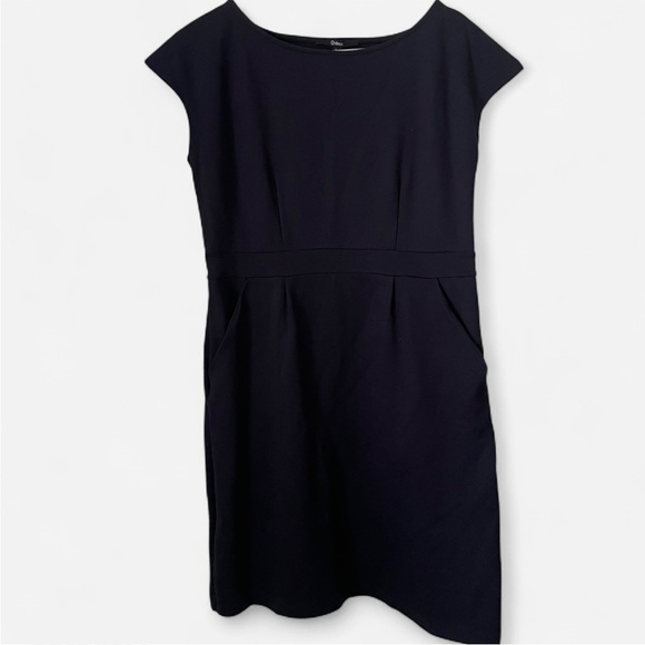 Quince Ultra-Stretch Ponte Cap Sleeve Dress in Navy - Picture 3 of 7